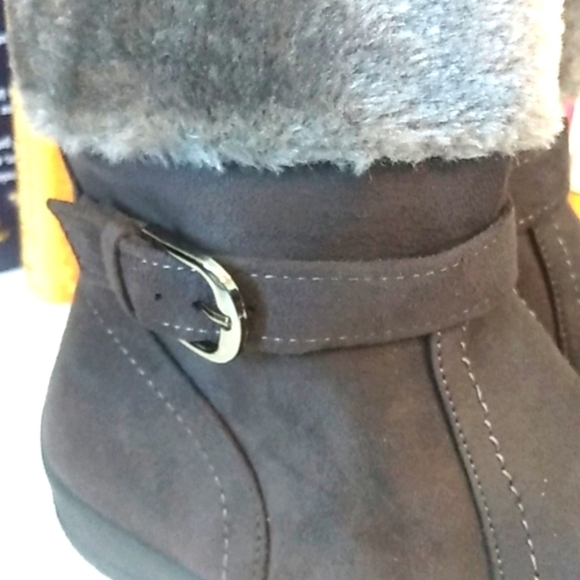 ALPINE WOODS GRAY FAUX FUR ANKLE BOOTS SIZE 7.5 NWOT - Picture 2 of 7